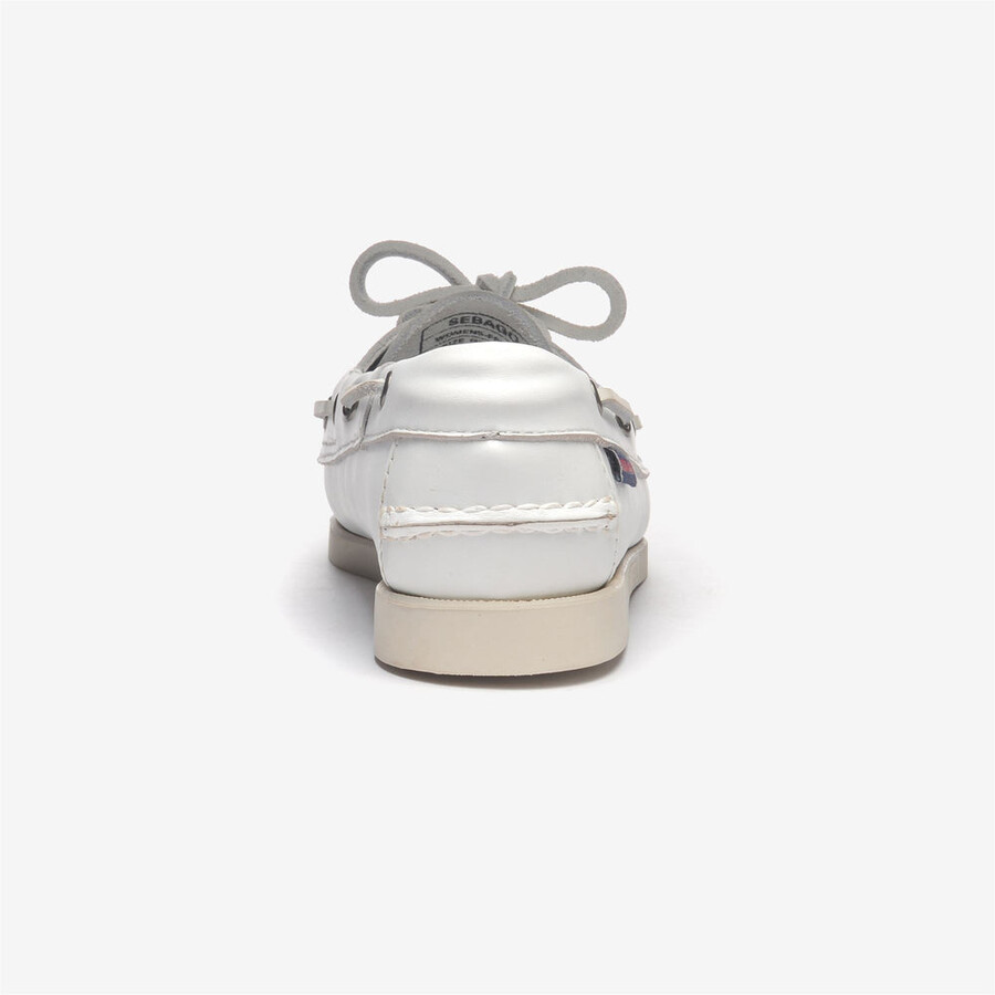 mujer blanca de docksides portland
